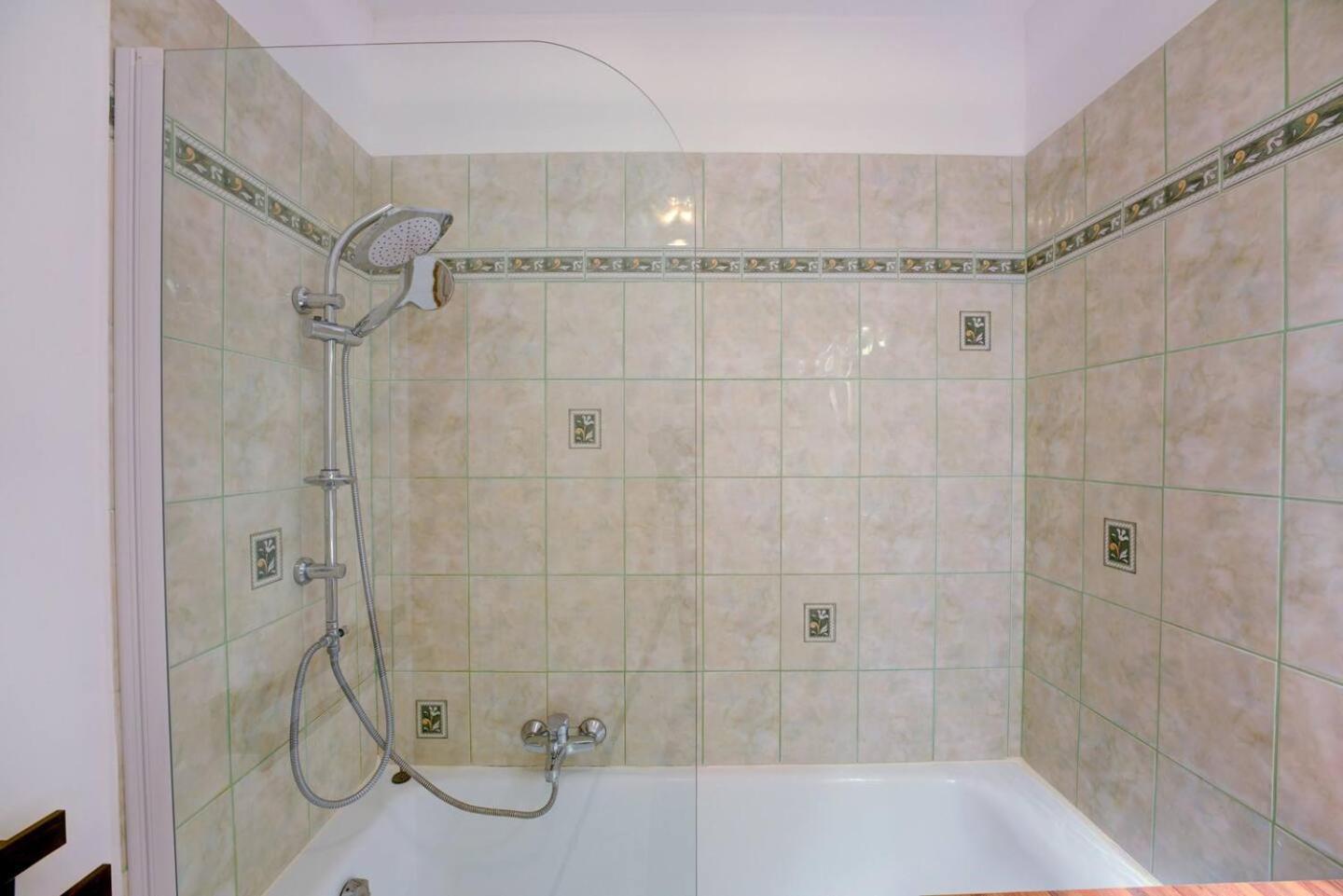 Elegant Apt W/2 Terraces/Mins To Beach & Shops Antibes Kültér fotó