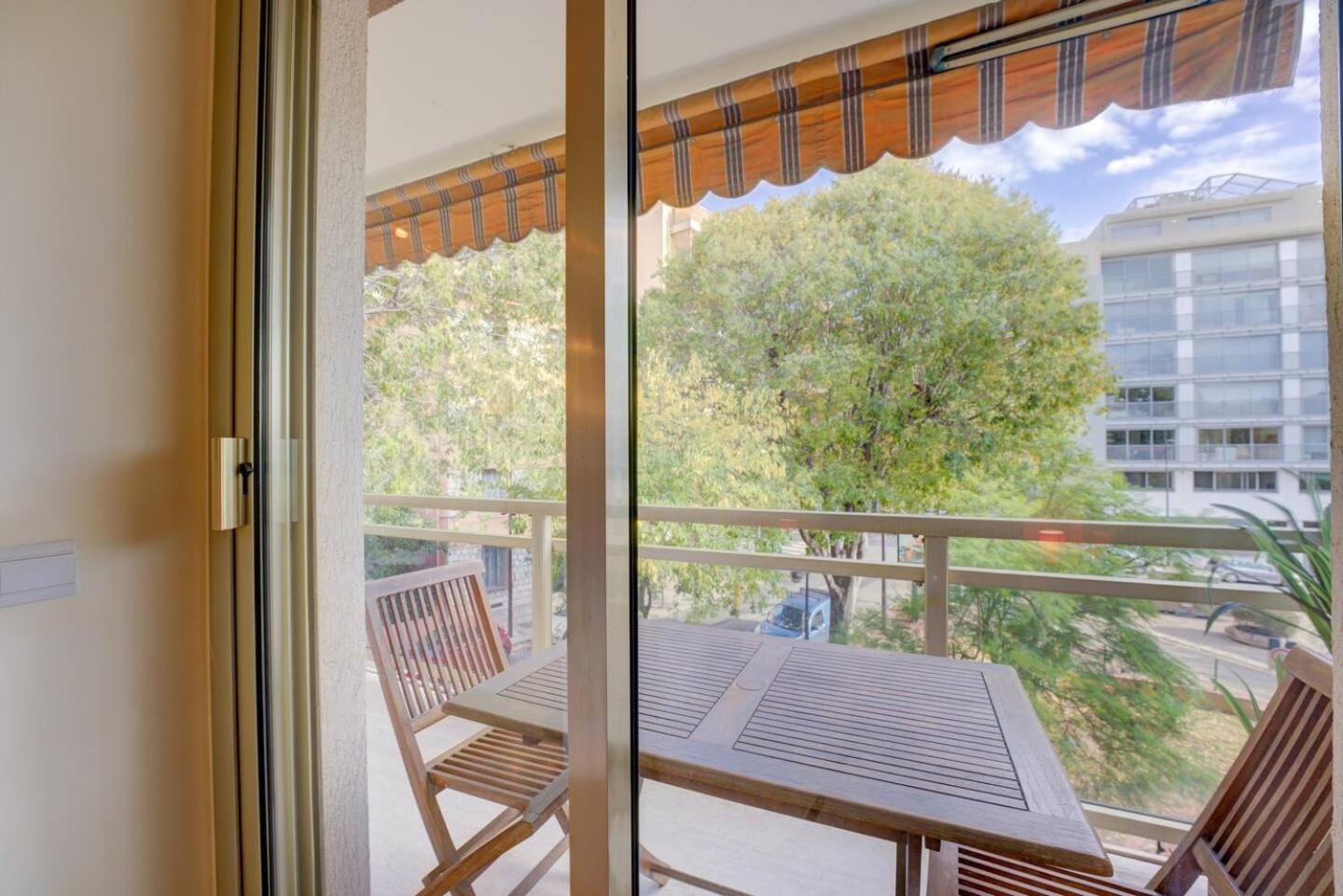 Elegant Apt W/2 Terraces/Mins To Beach & Shops Antibes Kültér fotó