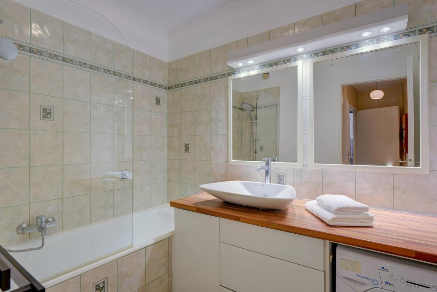 Elegant Apt W/2 Terraces/Mins To Beach & Shops Antibes Kültér fotó
