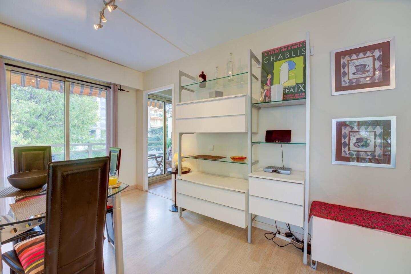 Elegant Apt W/2 Terraces/Mins To Beach & Shops Antibes Kültér fotó